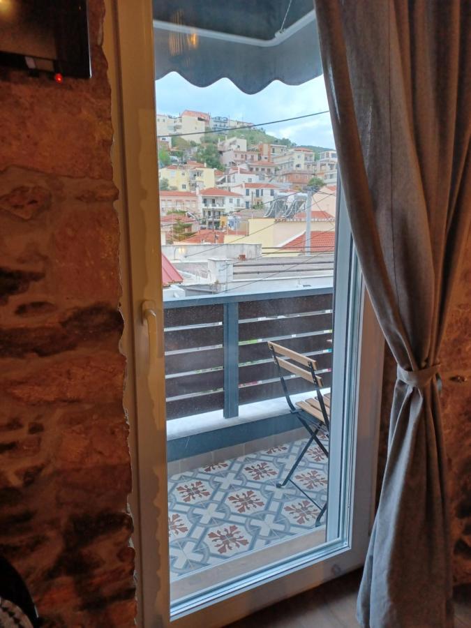 Luxury Apartment With Balcony Митилини Экстерьер фото